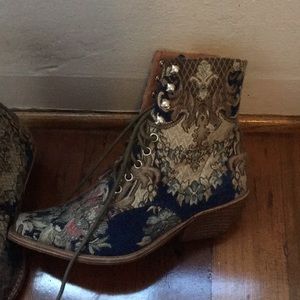 grove lace up western boot